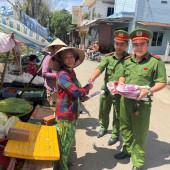 Công an xã Lai Hòa thực hiện tốt phong trào thi đua “Ba nhất” trong công tác tuyên truyền đảm bảo an ninh, trật tự
