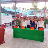 Công an xã Tân Bình tích cực tham gia bầu cử và bảo đảm an ninh, trật tự ngày bầu cử.