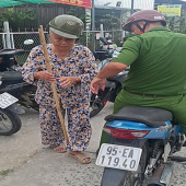 Cử tri xã Thạnh Hòa phấn khởi tham gia ngày hội bầu cử