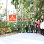 Con đường đến gần dân