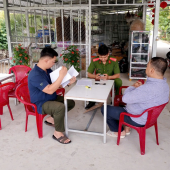 Công an xã An Lạc Thôn tập trung cao điểm tích hợp bảo hiểm y tế và thông tin an sinh xã hội trên ứng dụng VNeID