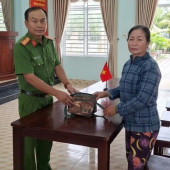 Công an xã Vĩnh Thạnh lan tỏa hành động đẹp trao trả tài sản cho người dân đánh rơi