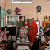 Công an xã Cờ Đỏ thăm, chúc mừng chức sắc tôn giáo được tấn phong giáo phẩm
