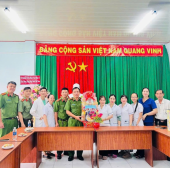 Công an phường Bình Thủy thăm, chúc mừng Ngày Thầy thuốc Việt Nam 27/2