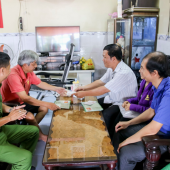 Phú Lợi: Đẩy mạnh ứng dụng VNeID hỗ trợ cử tri tra cứu thông tin bầu cử