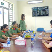 Khảo sát việc xây dựng cơ sở giáo dục điển hình tiên tiến trong phong trào toàn dân bảo vệ an ninh Tổ quốc.