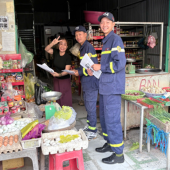 Công an xã Trường Long Tây phối hợp tuyên truyền pháp luật về phòng cháy, chữa cháy và cứu nạn, cứu hộ