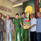 CÔNG AN XÃ PHƯƠNG BÌNH CHÚC MỪNG LỄ THƯỢNG NGƯƠN TẠI CÁC CƠ SỞ TÔN GIÁO TRÊN ĐỊA BÀN