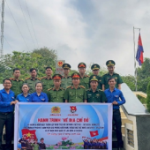 Tuổi trẻ Công an xã Đông Hiệp với hành trình về “địa chỉ đỏ”  tại Cửa khẩu quốc tế Vĩnh Xương
