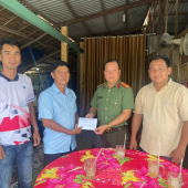 Công an xã Xà Phiên thăm hỏi, động viên lực lượng tham gia  bảo vệ an ninh, trật tự ở cơ sở