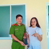 Công an phường Long Tuyền: Nhanh chóng xác minh, trao trả tài sản bị đánh rơi cho người dân