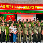 Ấm áp nghĩa tình quân - dân trong dịp Tết Chôl Chnăm Thmây tại xã Vĩnh Lợi, Cờ Đỏ