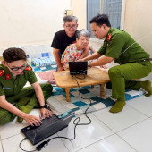 Phòng Cảnh sát quản lý hành chính về trật tự xã hội thu nhận hồ sơ cấp Căn cước cho học sinh, người cao tuổi