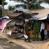 Công an xã Tân Hòa ra quân tăng cường kiểm tra trật tự công cộng, trật tự đô thị trên địa bàn xã