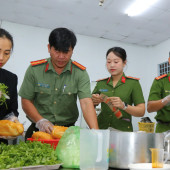 Khi "Bữa sáng 0 đồng" trở thành lớp học pháp luật đặc biệt