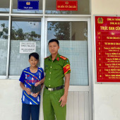 Công an xã Hiệp Hưng kịp thời tiếp nhận và trao trả tài sản đánh rơi cho người dân