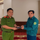 Công an xã Vĩnh Thạnh kịp thời trao trả tài sản đánh rơi cho người dân