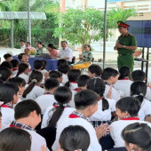 Công an xã Long Hưng tăng cường tuyên truyền pháp luật giao thông trong trường học