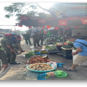 Công an phường Long Mỹ ra quân xử lý tình trạng lấn chiếm hành lang an toàn giao thông, lòng đường, vỉa hè