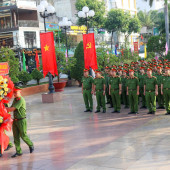 CÔNG AN PHƯỜNG NINH KIỀU: DÂNG HƯƠNG, DÂNG HOA TƯỞNG NIỆM CHỦ TỊCH HỒ CHÍ MINH NHÂN KỶ NIỆM NGÀY 30/4