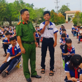 Chủ động “phủ xanh” nhận thức pháp luật và an toàn giao thông cho học sinh Trường THCS Định Môn.