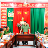 Nâng cao hiệu quả hơn nữa công tác xây dựng lực lượng; thực hiện quy trình công tác và đấu tranh hiệu quả với các loại tội phạm từ cơ sở