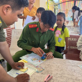 Công an xã Lịch Hội Thượng tăng cường cấp định danh điện tử mức độ 2 cho công dân trong dịp nghỉ lễ
