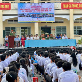 Công an xã Thạnh An đẩy mạnh tuyên truyền phòng, chống ma túy trong học đường gắn với cấp căn cước, định danh điện tử cho học sinh