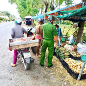 Công an xã Mỹ Hương tăng cường kiểm tra, xử lý các hành vi vi phạm hành lang an toàn giao thông