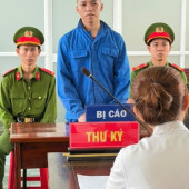 2 năm tù cho kẻ cướp vé số dạo