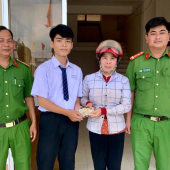 Công an xã Trung Hưng kịp thời xác minh, trao trả tài sản cho người dân