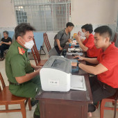 Cán bộ, chiến sĩ Công an phường Thới An Đông tích cực tham gia hiến máu tình nguyện năm 2026