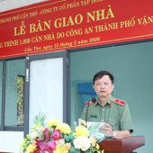 Trao những mái ấm đầu tiên trong chương trình hỗ trợ 1.000 căn nhà do Công an thành phố Cần Thơ vận động