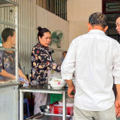 Công an phường Cái Răng đẩy mạnh tuyên truyền, phòng ngừa vi phạm về an toàn vệ sinh thực phẩm
