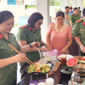Công an phường Cái Răng: Sôi nổi Hội thi nấu ăn với chủ đề “Bữa cơm gia đình - Nhớ ơn Bác”