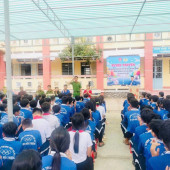 Công an xã Lịch Hội Thượng tăng cường tuyên truyền pháp luật cho học sinh