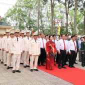 THÁNG NĂM NHỚ BÁC