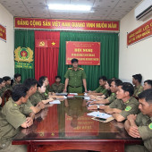 Công an xã Thạnh Thới An triển khai Chiến dịch “60 ngày đêm hướng dẫn người dân kích hoạt và tích hợp thông tin, dữ liệu trên VNeID mức 2” trên địa bàn.