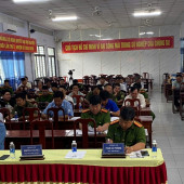 Công an xã Thạnh Quới triển khai thực hiện Chiến dịch “60 ngày đêm hướng dẫn người dân kích hoạt và tích hợp thông tin, dữ liệu trên VNeID mức 2” trên địa bàn xã.