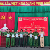 Công an phường Tân An phối hợp tổ chức Lễ kết nạp Hội viên mới, phát thẻ Hội viên và trao Huy hiệu Cựu CAND Việt Nam năm 2026