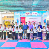 Tuổi trẻ Công an phường Khánh Hòa: Trao yêu thương, tiếp sức  cho học sinh đến trường
