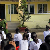 Công an xã Phú Tâm kịp thời trang bị kiến thức pháp luật cho học sinh  trước thềm kết thúc năm học