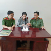 Công an phường Long Mỹ hướng dẫn cơ sở lưu trú triển khai phần mềm dùng chung phục vụ khai báo tạm trú cho người nước ngoài và thông báo lưu trú cho công dân Việt Nam