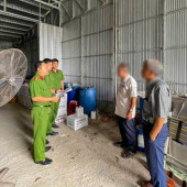 Công an phường Cái Răng phát hiện cơ sở sản xuất phân bón không phép, thu giữ số lượng lớn tang vật