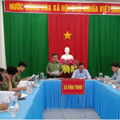 Công an Xã Vĩnh Trinh thực hiện công tác kiểm tra đánh giá việc bảo đảm an toàn thông tin trên địa bàn.