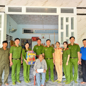 Công an xã Trường Long quyết tâm thực hiện phong trào thi đua Ba nhất, đưa tiêu chí “Gần dân nhất” đi vào chiều sâu qua những phần việc thiết thực tại cơ sở