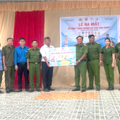 CHUNG TAY XÂY DỰNG “CỔNG TRƯỜNG AN TOÀN GIAO THÔNG” TẠI XÃ THẠNH HÒA