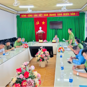 TĂNG CƯỜNG LẬP LẠI TRẬT TỰ AN TOÀN GIAO THÔNG, KẺ LẠI VẠCH SƠN TRÊN CÁC TUYẾN ĐƯỜNG