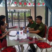 Công an phường Vị Tân: "đi từng ngõ, gõ từng cơ sở", hỗ trợ khai báo lưu trú trực tuyến