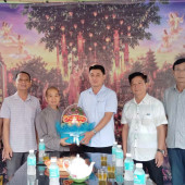 Công an xã Thạnh Xuân thăm hỏi, chúc mừng các cơ sở tôn giáo nhân dịp Đại lễ Phật đản năm 2026